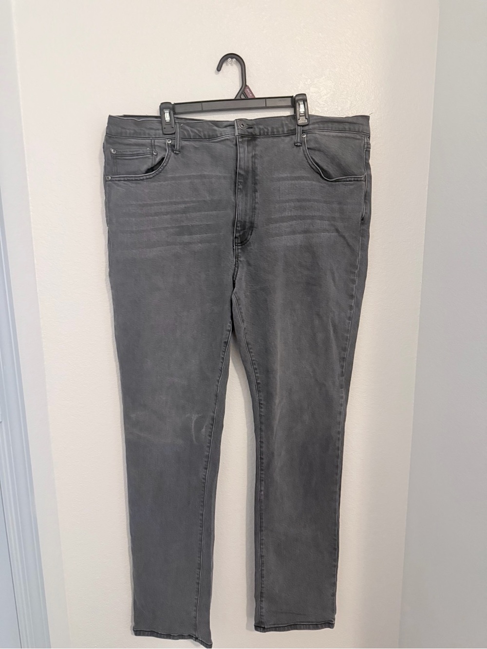 Slim Straight Men's Jeans in Grey - Classic Everyday Style